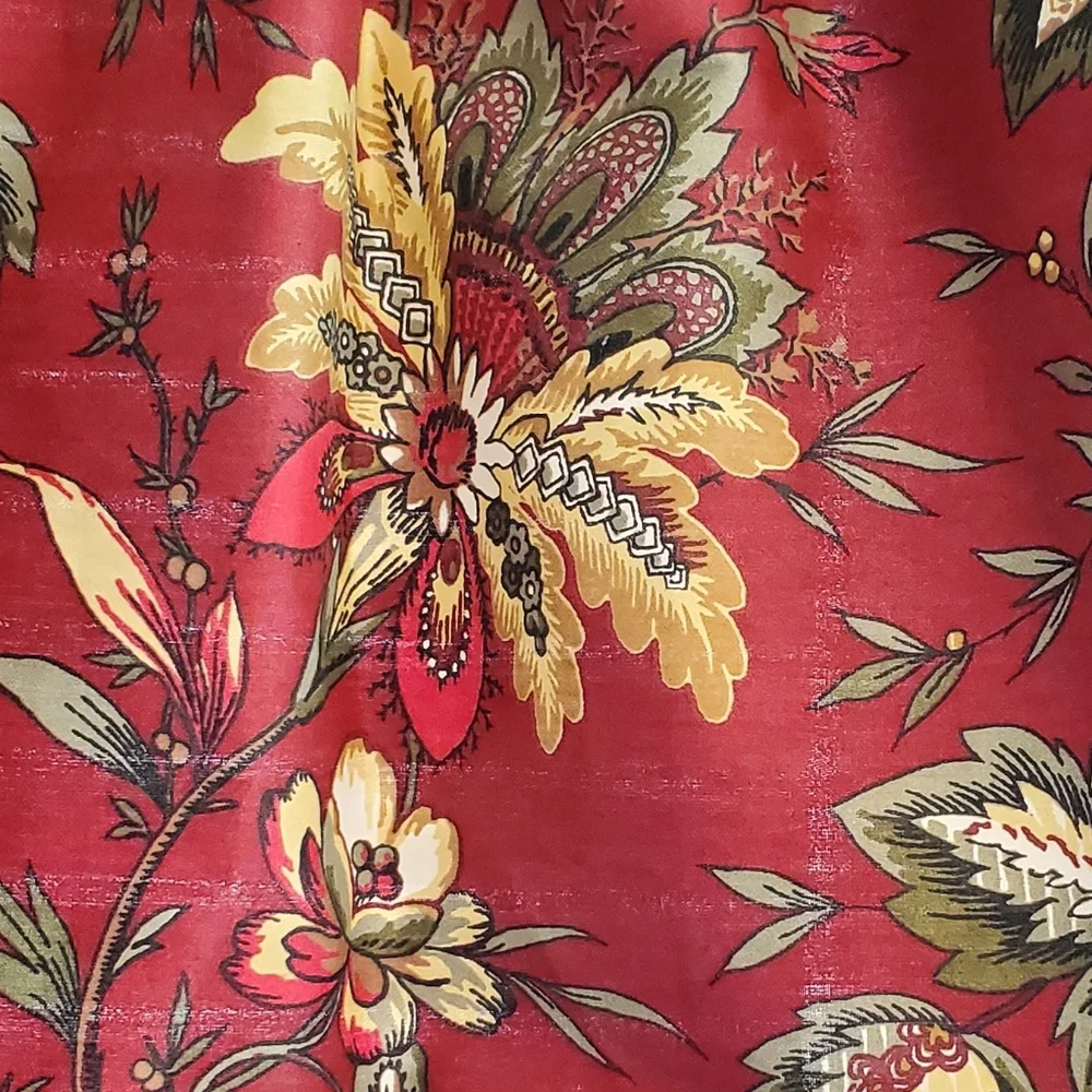 Waverly Home Classics Floral Valance Curtain with Red and Yellow Accents.